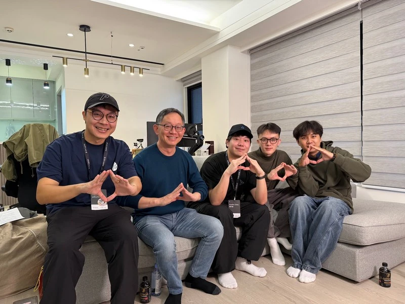 DA Capital 團隊與 Mysten Labs CEO Evan Cheng 合照